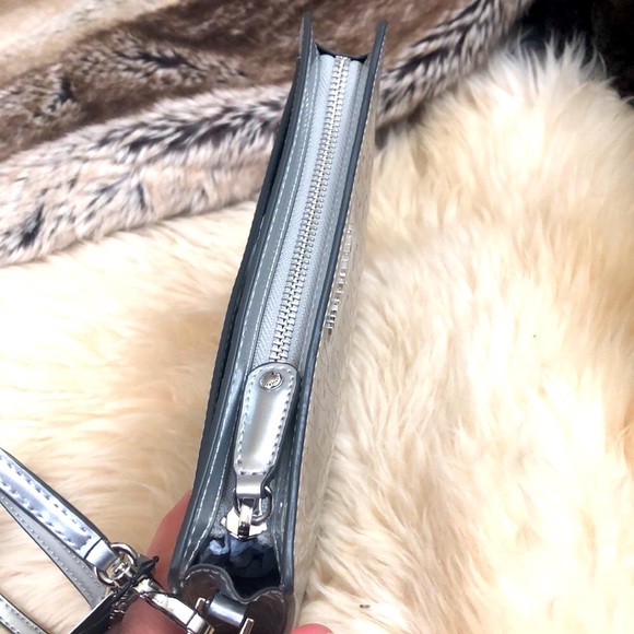 KARL LAGERFELD PARIS convertible bag - Picture 9 of 15